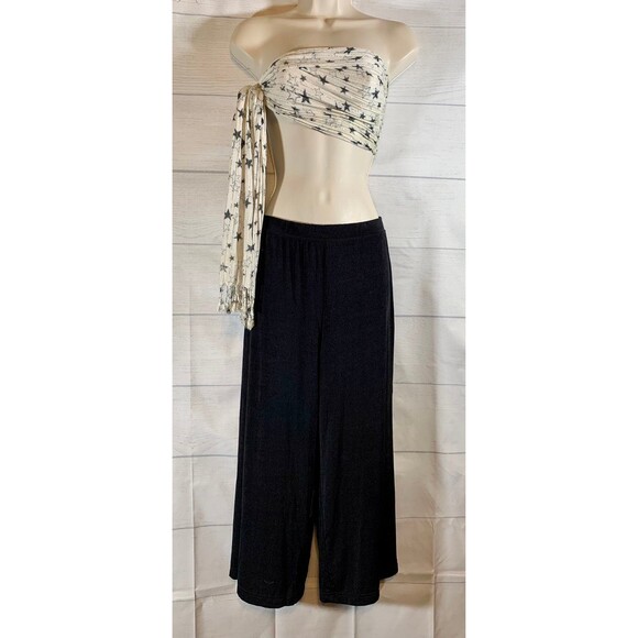 Jaclyn Smith, Black Jersey Knit Capris, Size M - Picture 2 of 7